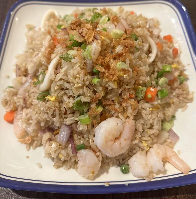 R7. Seafood Fried Rice
