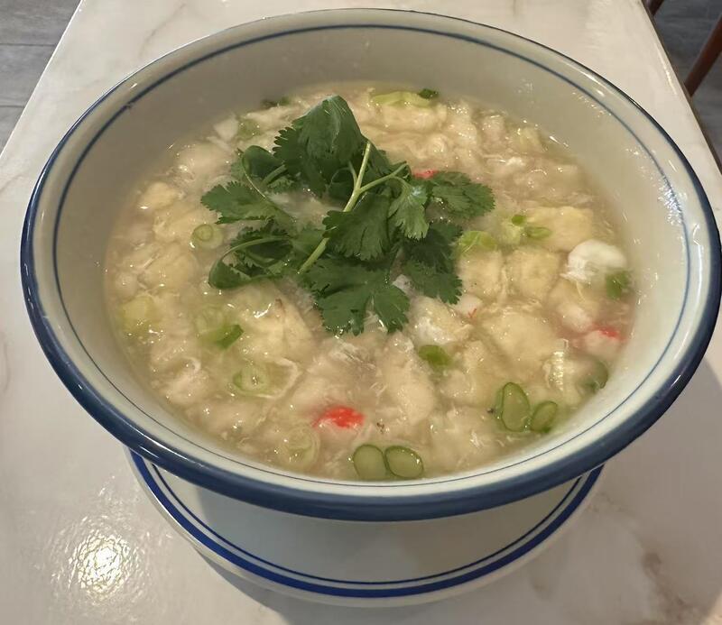 B2. Fish Maw Soup with Crab Meat