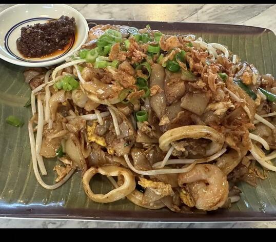 F1. Stir-Fried Flat Noodle