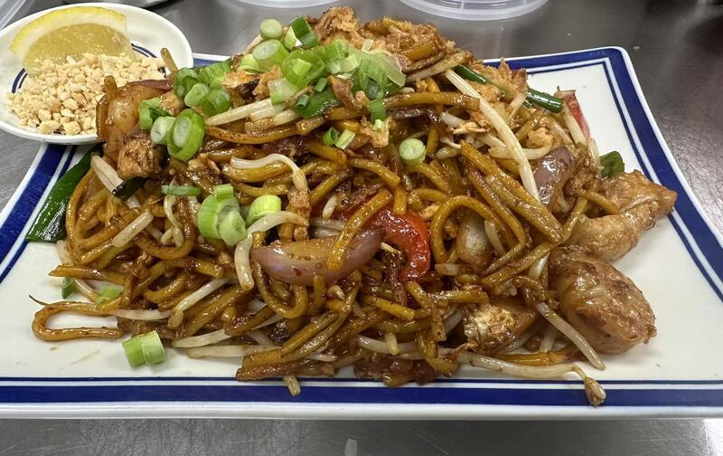 F3. Mee Goreng Stir-Fried Noodle