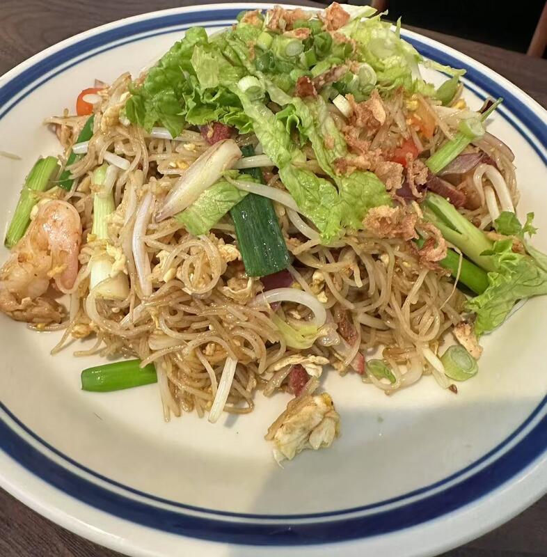 F4. Singapore Stir-Fried Rice Noodle