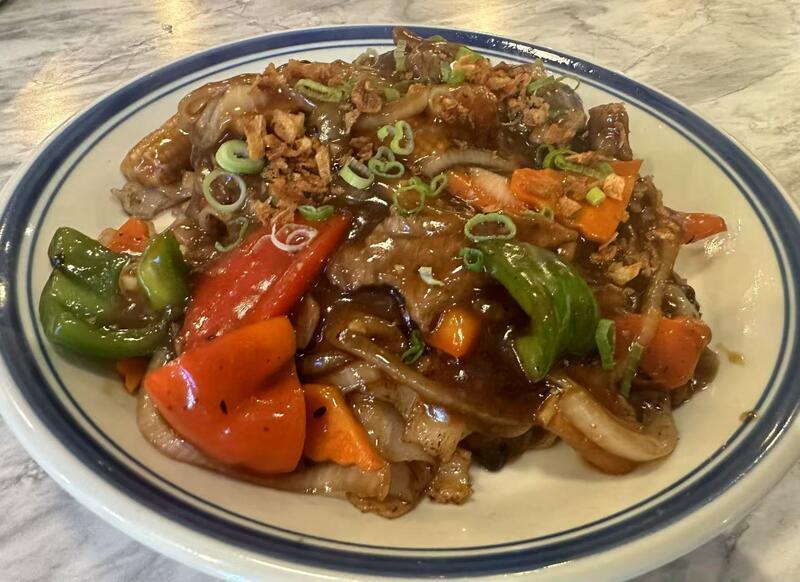 F15. Stir-Fried Flat Noodle w/Beef & Black Bean Sauce