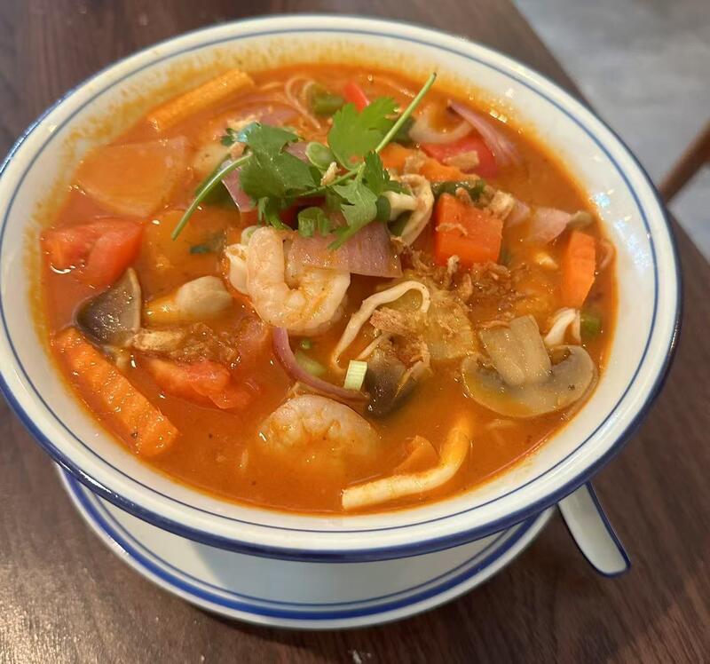 N11. Seafood Tom Yum Vericelli (Mee Hoon)